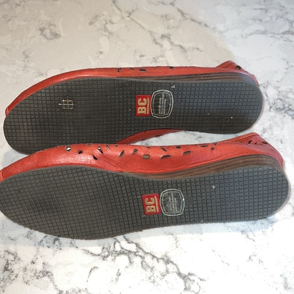 BCBG Women’s Size 8 Flats - Open Toe - Picture 3 of 3